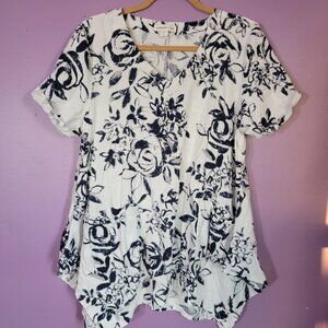 Coldwater Creek Size M Tunic Top Short Sleeve Shirt  Oversized Stripe V Neck